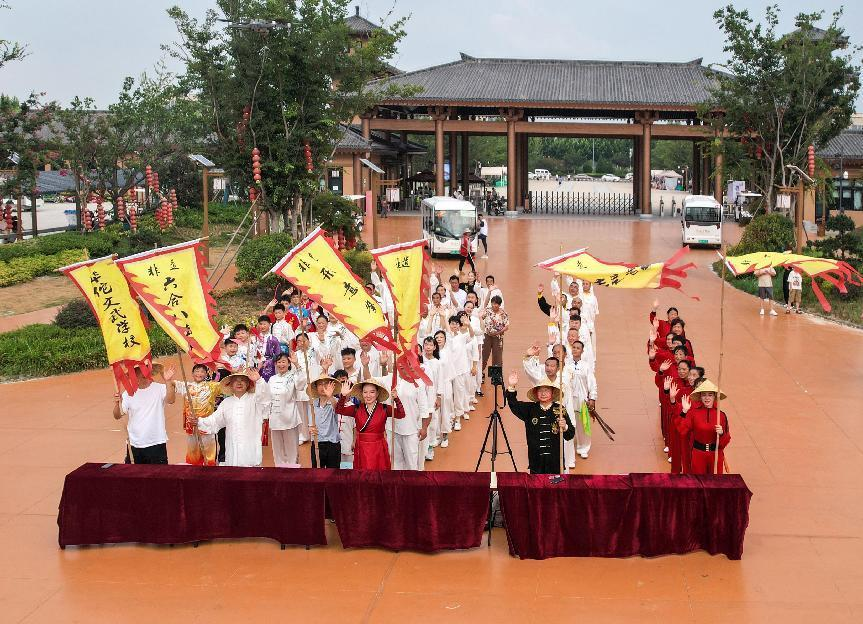 首届“华佗武术节”活动于8月12—13日在亳州华佗百草园景区圆满举行