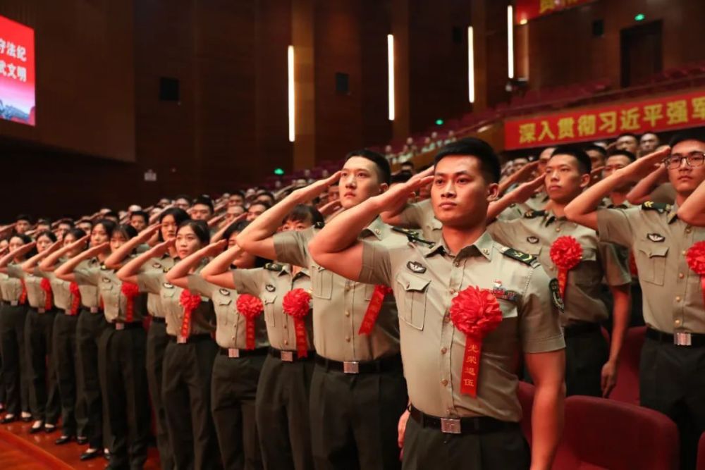 退伍季 | 集合！驻澳门部队欢送老兵！
