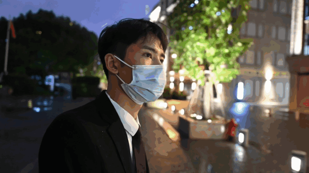 上海“领带小哥”飞身跳桥救人：当时没想太多，不到10分钟继续上班