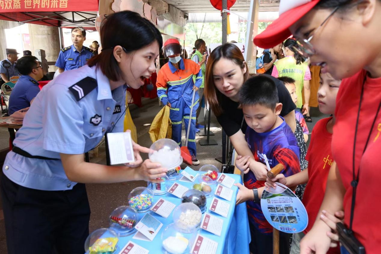 佛山南海:借力国庆龙舟竞渡 反诈禁毒齐并行
