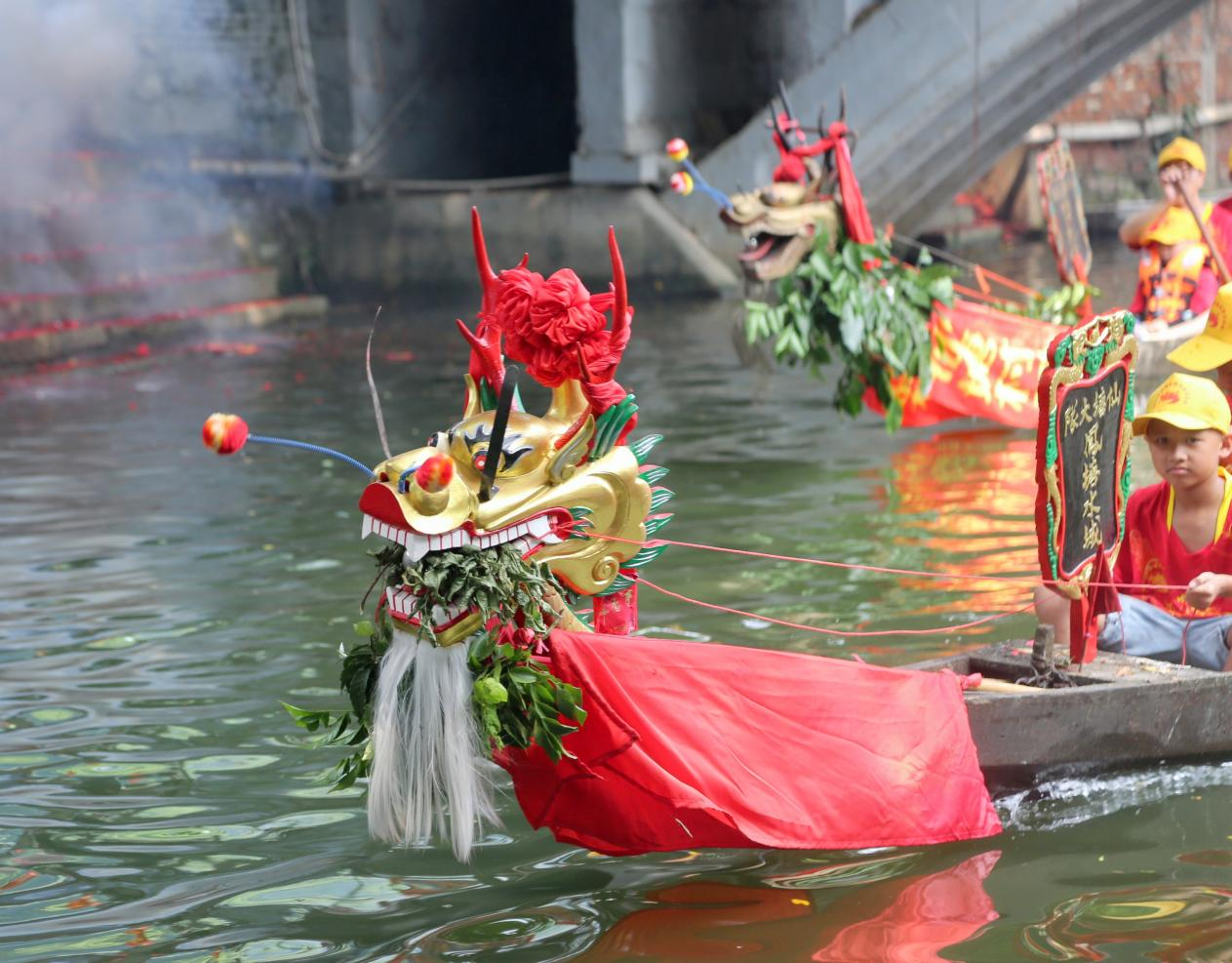 河上睇龙船!广东顺德仙塘村国庆游龙精彩不断