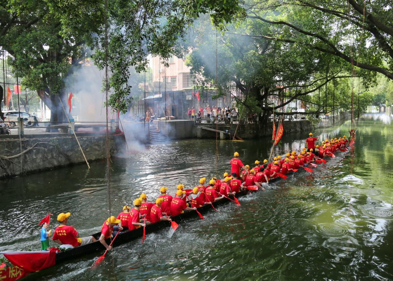 河上睇龙船!广东顺德仙塘村国庆游龙精彩不断