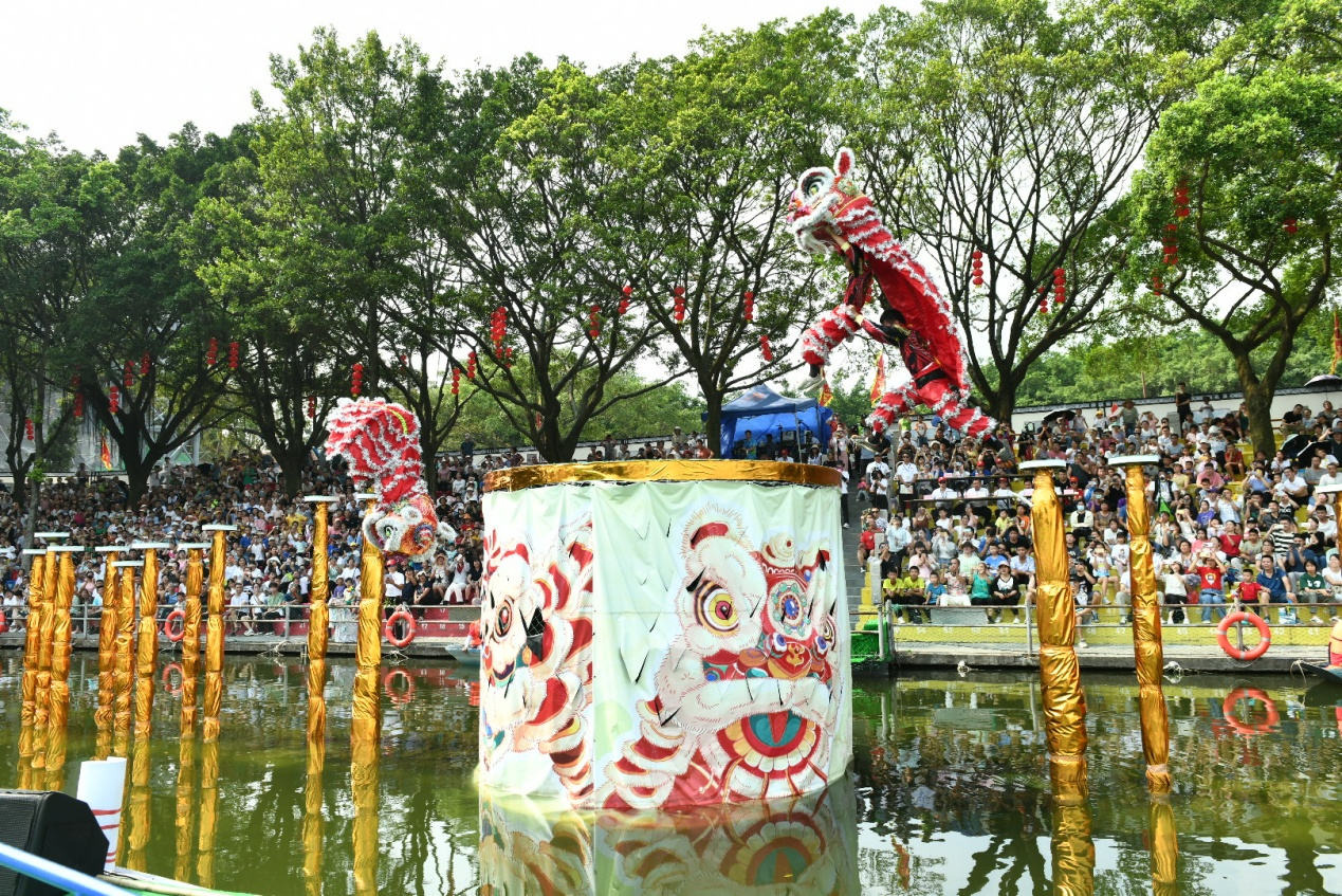 2023“黄飞鸿杯”第十六届世界华人狮王争霸赛在南海西樵山开锣