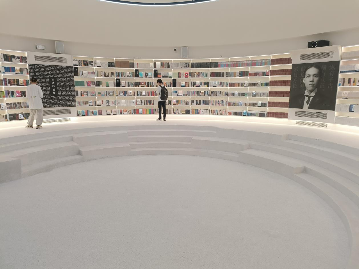 江门开平市塘口镇先锋天下粮仓书店开业，广东省首家先锋书店亮相