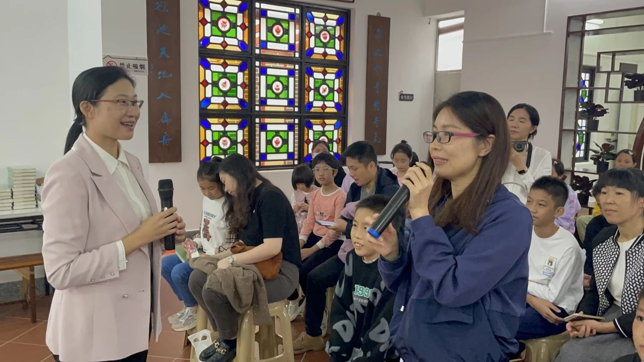 江门市十大最美家庭代表讲述启超家教家风故事,点燃亲子家庭爱国热情