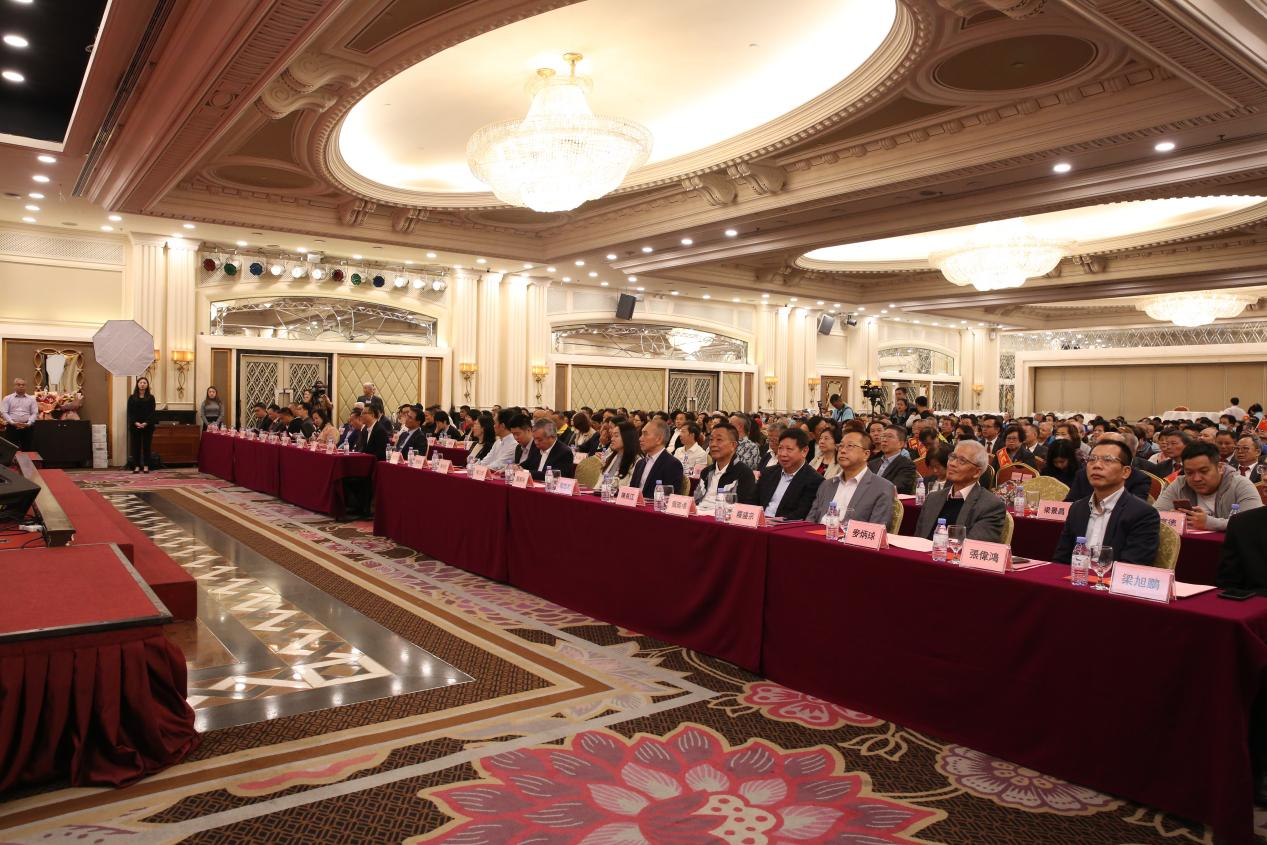 关杰初受邀赴澳主持慈善讲座,向澳门鹤山同乡会捐赠100万澳门元