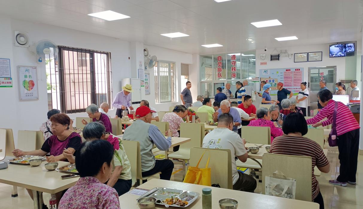 鹤山市民政局:长者食堂聚能量 党建引领提效能