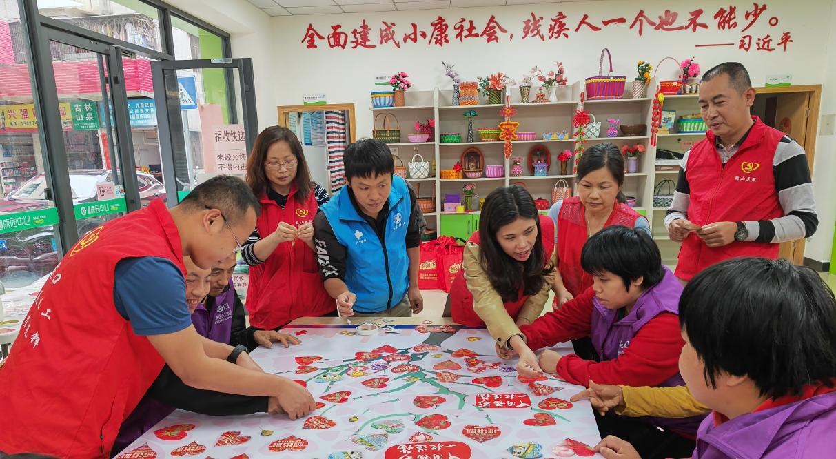 鹤山市民政局:长者食堂聚能量 党建引领提效能