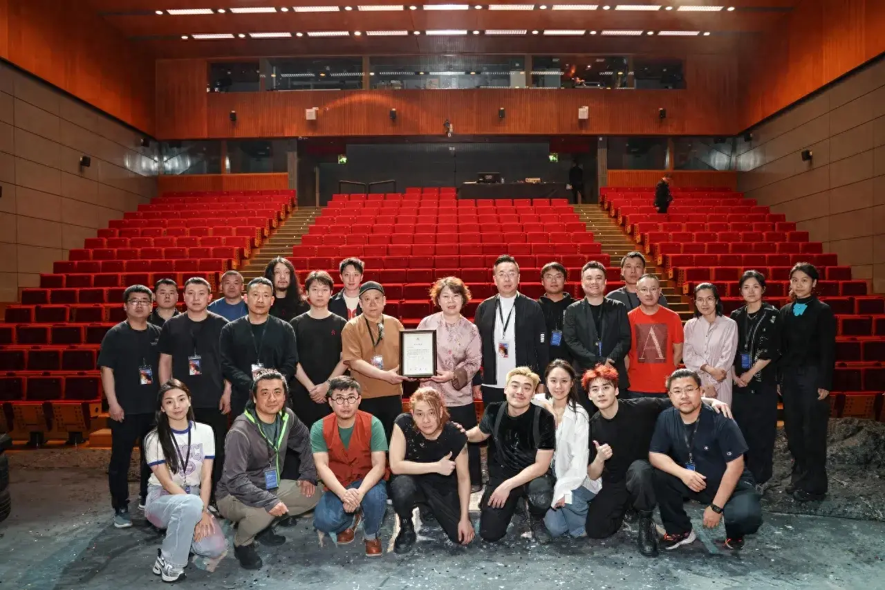 創新演繹經典 詮釋青春張力北京人藝話劇《哈姆雷特》亮相澳門