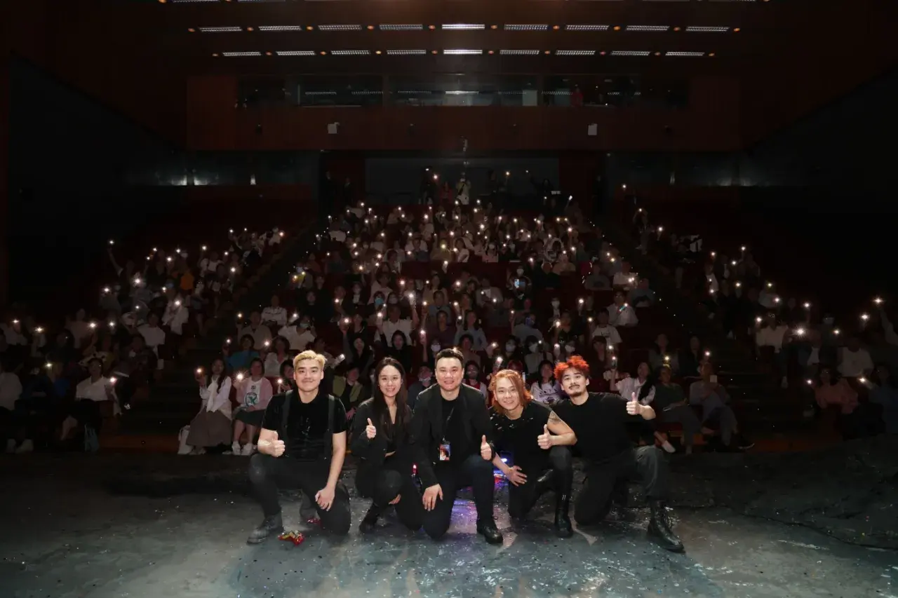 創新演繹經典 詮釋青春張力北京人藝話劇《哈姆雷特》亮相澳門