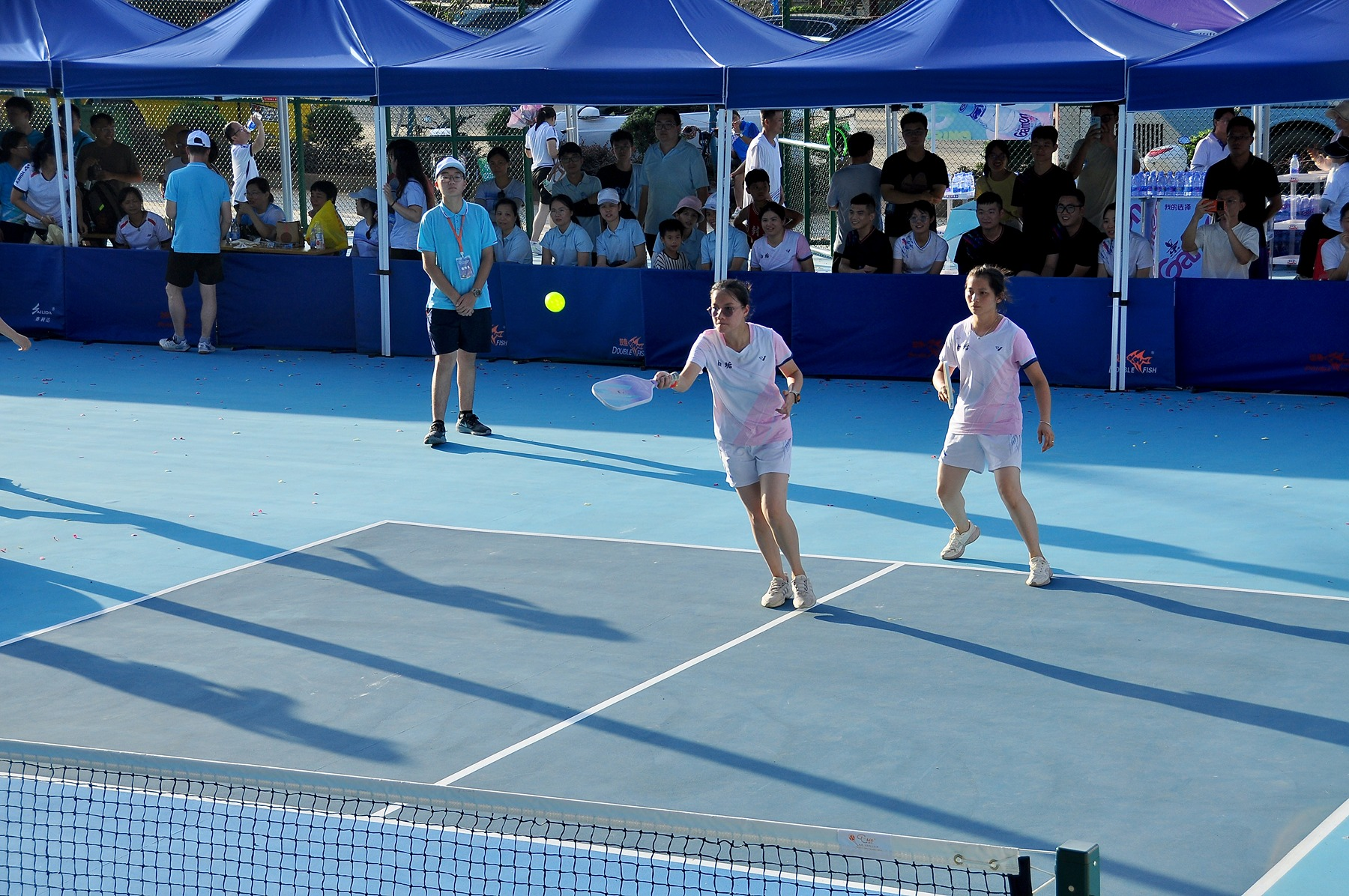 国内外64个队近1000人云集封开PK“论剑” 2024年大湾区（肇庆·封开）乡村振兴“杏花宾馆杯”匹克球公开赛见分晓