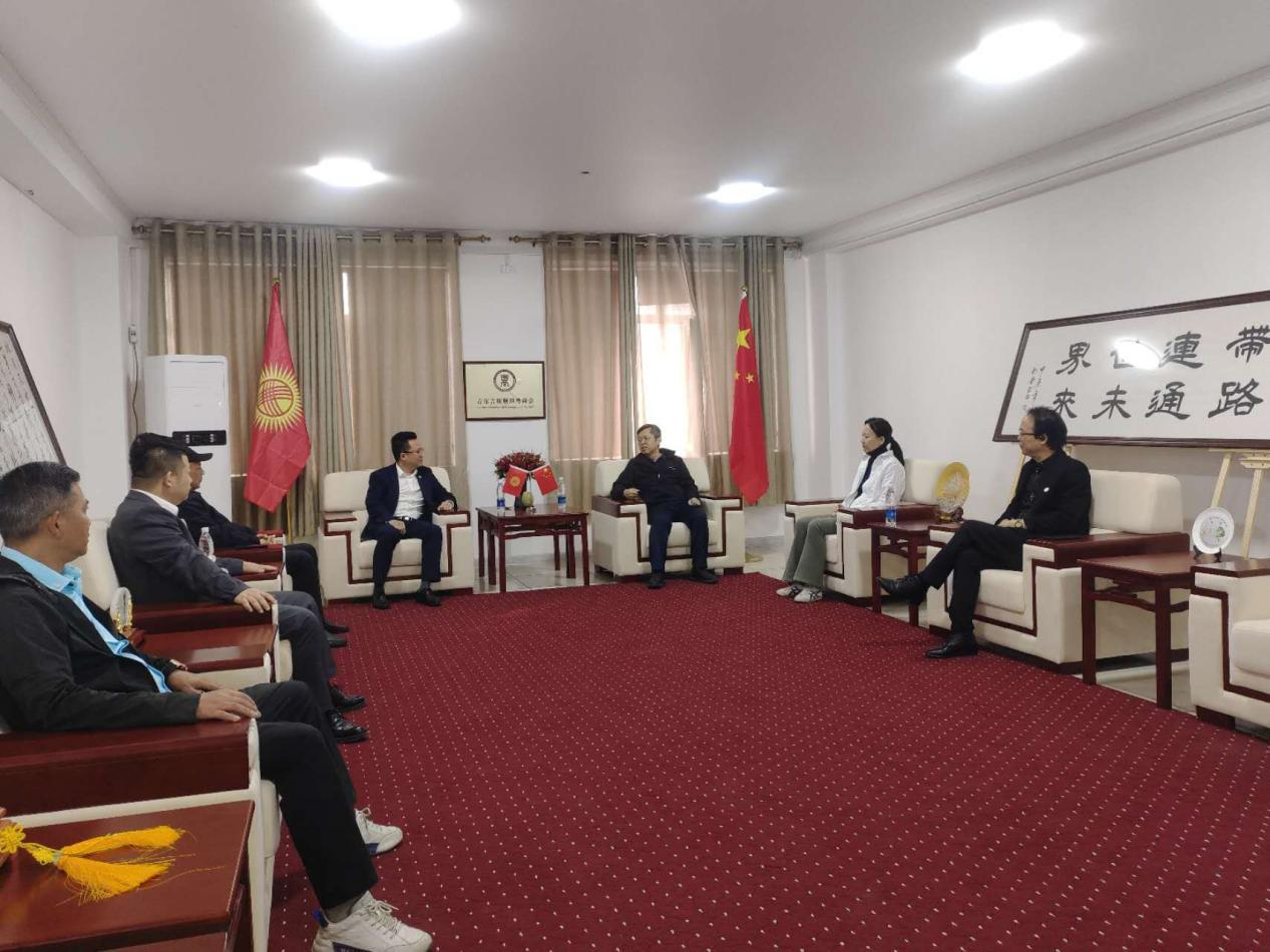 深圳援疆领导一行到访中亚广东总商会