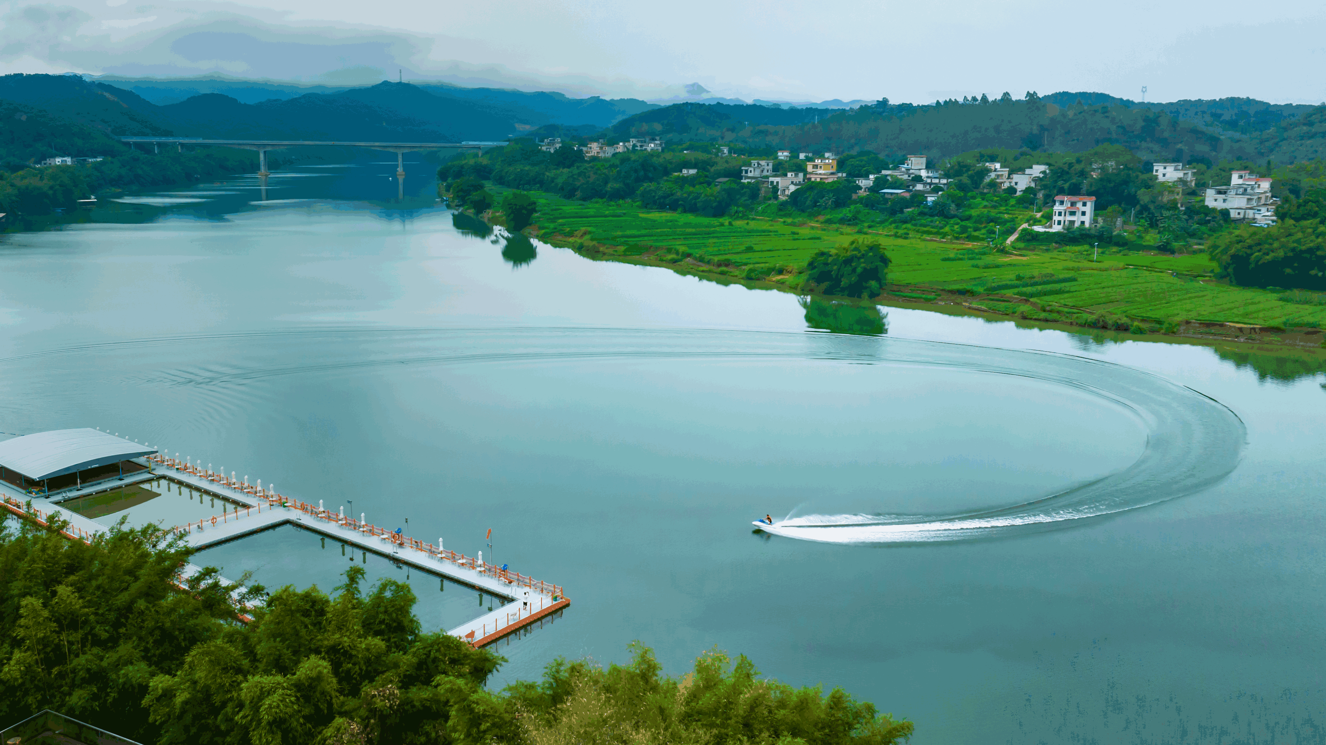 贺江碧道画廊景区再添一网红打卡点 封开水上运动休闲中心试运营