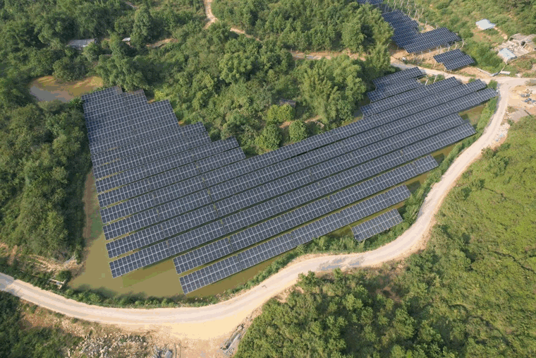 封开“三个推动”绿美光伏示范镇建设,助力“百千万工程”见实效