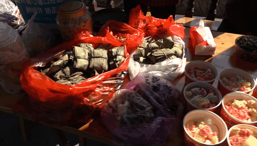 岩脚古村齐欢庆、侗族百姓过大年