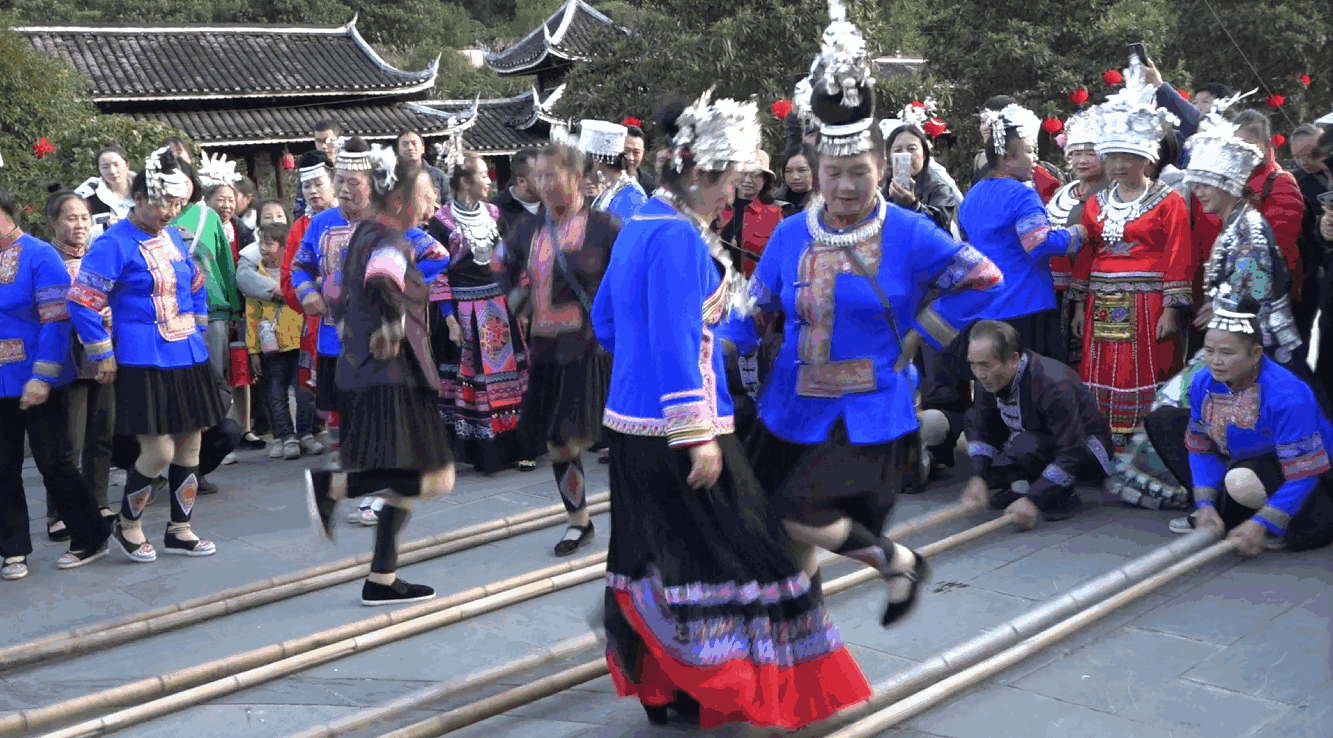 岩脚古村齐欢庆、侗族百姓过大年