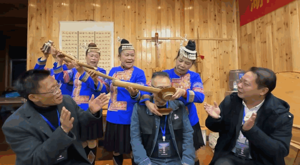 岩脚古村齐欢庆、侗族百姓过大年