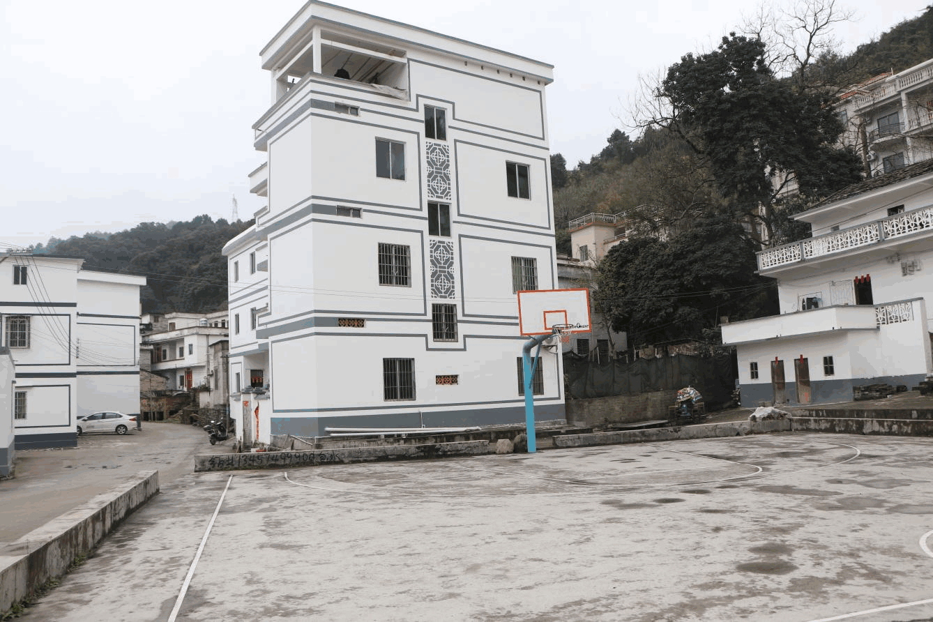 封开罗董携手企业助力镇村旧貌焕新颜