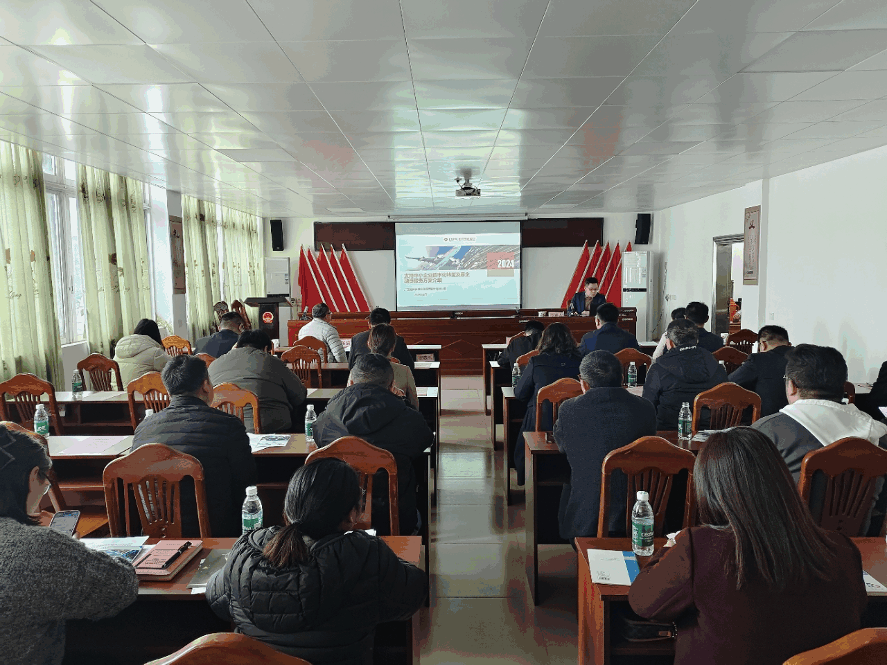 封开精准服务促发展、惠企政策送上门