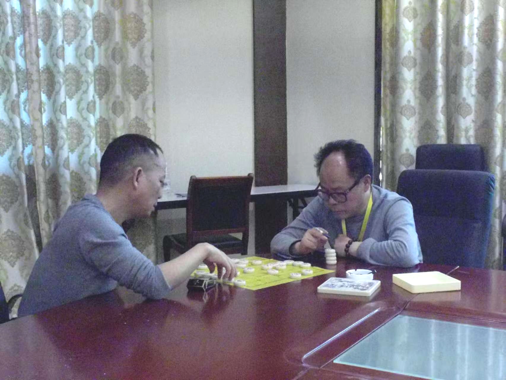 "蜂"采棋牌乐 健康趣生活——2025年沅陵县"紫荆堂"蜂业杯棋牌趣味友谊赛圆满收官