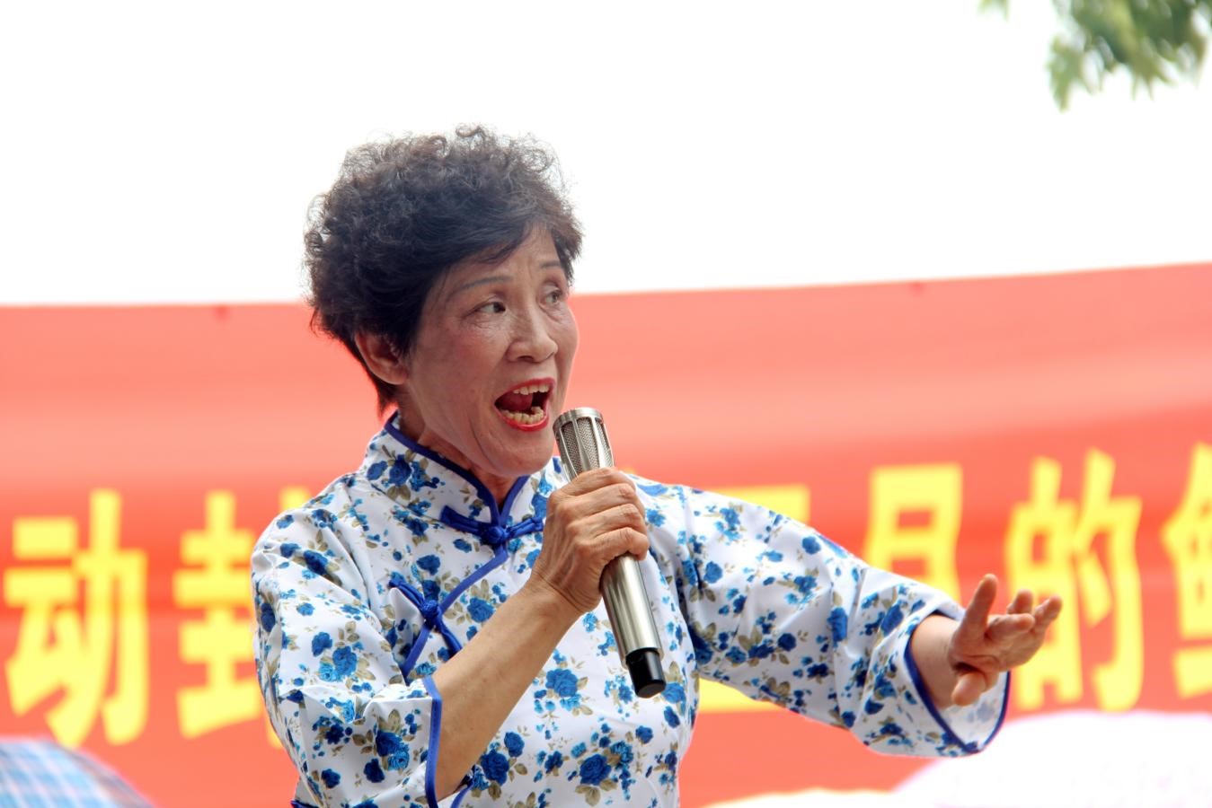 封开举办红歌红舞会,弘扬红色文化