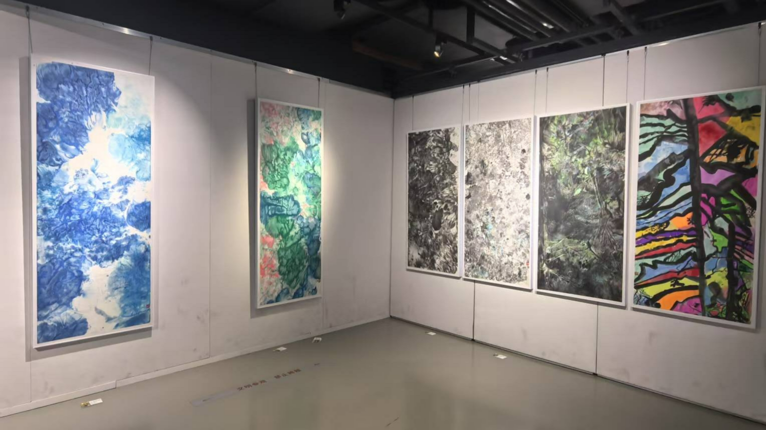 幼儿园幼儿作品与艺术家作品同时亮相“新水墨艺术展”