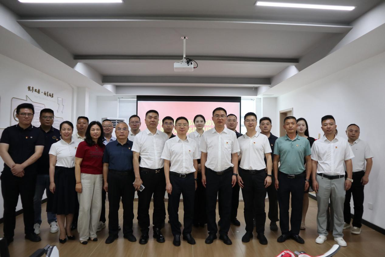 中共中江县驻成都市流动党员第二支部委员会揭牌成立