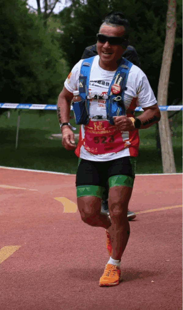 “鲲鹏径”铁人传奇之西大戒男-秦朝刚