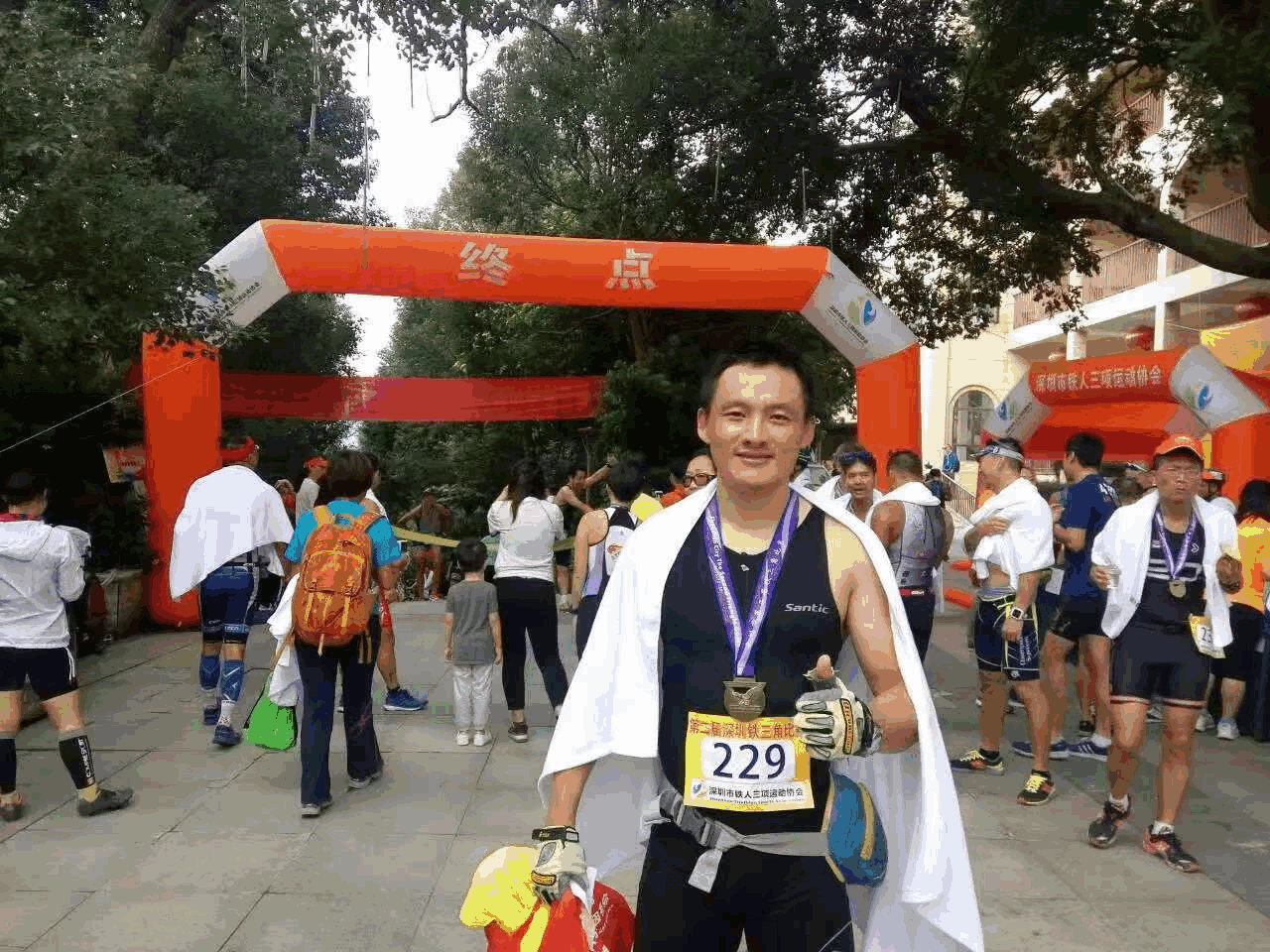 “鲲鹏径”全球铁人传奇之周兴 — 铁血铸就铁人魂