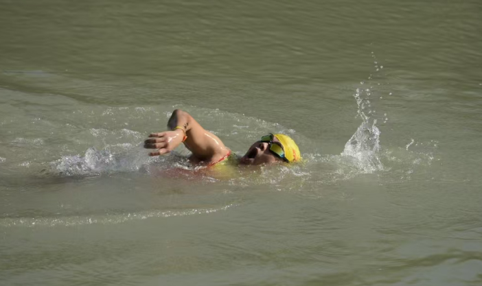 “鲲鹏劲”全球铁人传奇之郭磊的钢铁意志与平凡坚守—一位深圳拖车司机的226公里人生哲学