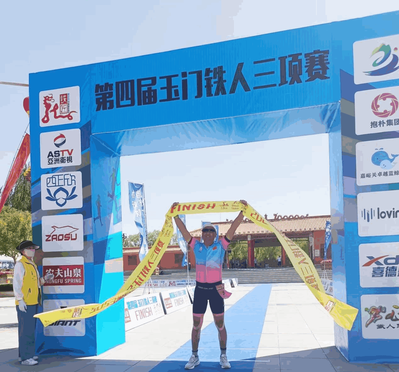 “鲲鹏径”全球铁人传奇之周忠岐:运动点燃生命的激情