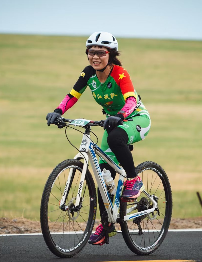 “鲲鹏径”全球铁人传奇之毕皎洁：铁三赛道上的“佛系斗士”— 用松弛感征服226公里的生活哲学家