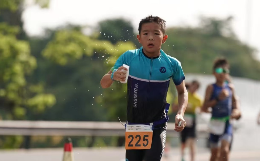 钟浩宇：小铁人冠军的成长故事