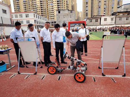 铭记历史，科技强国：越城镇中心校举行 首届科技节启动仪式