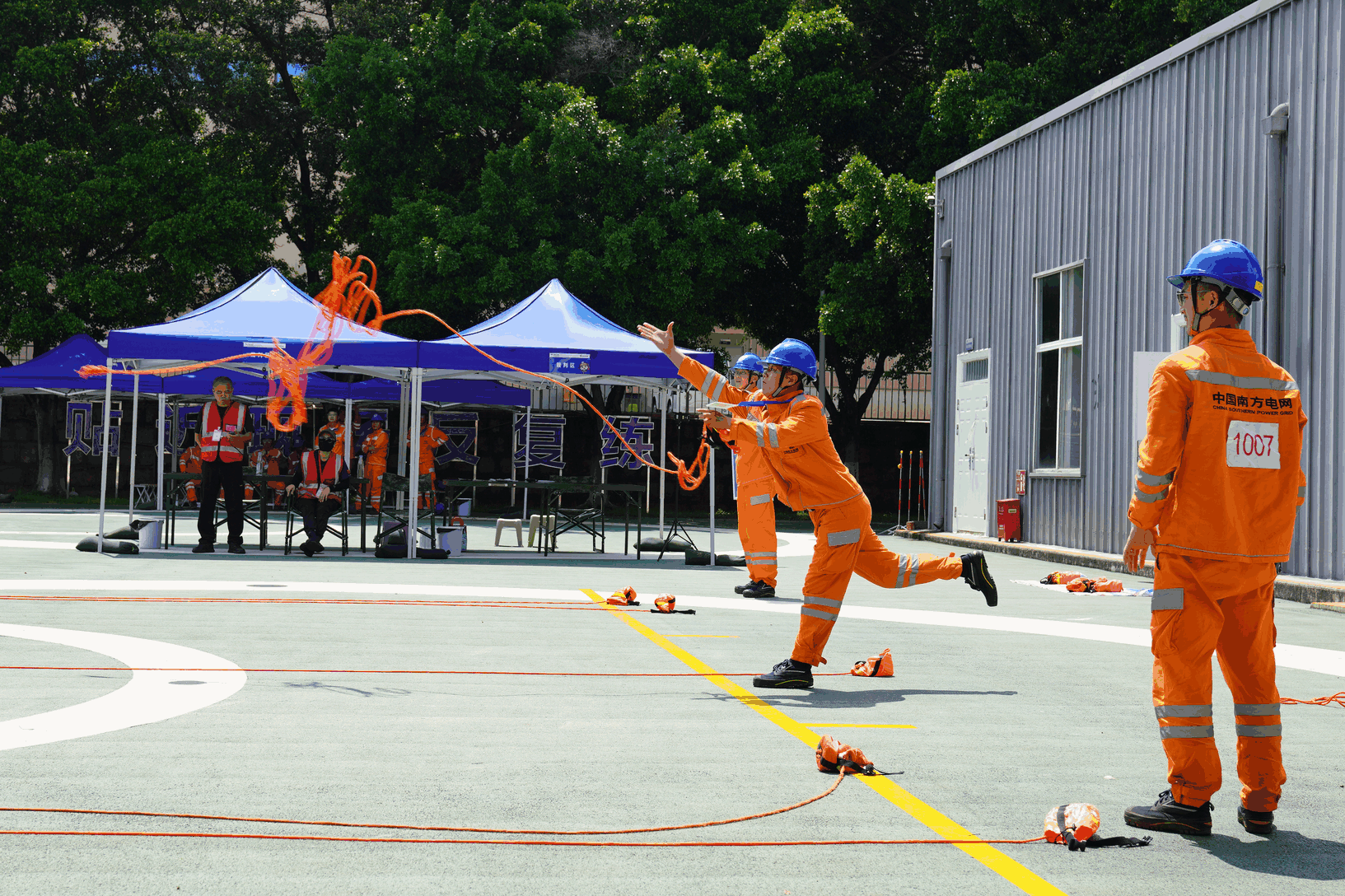 南方电网应急救援技能竞赛红河鏖战 超高压广州局队载誉而归