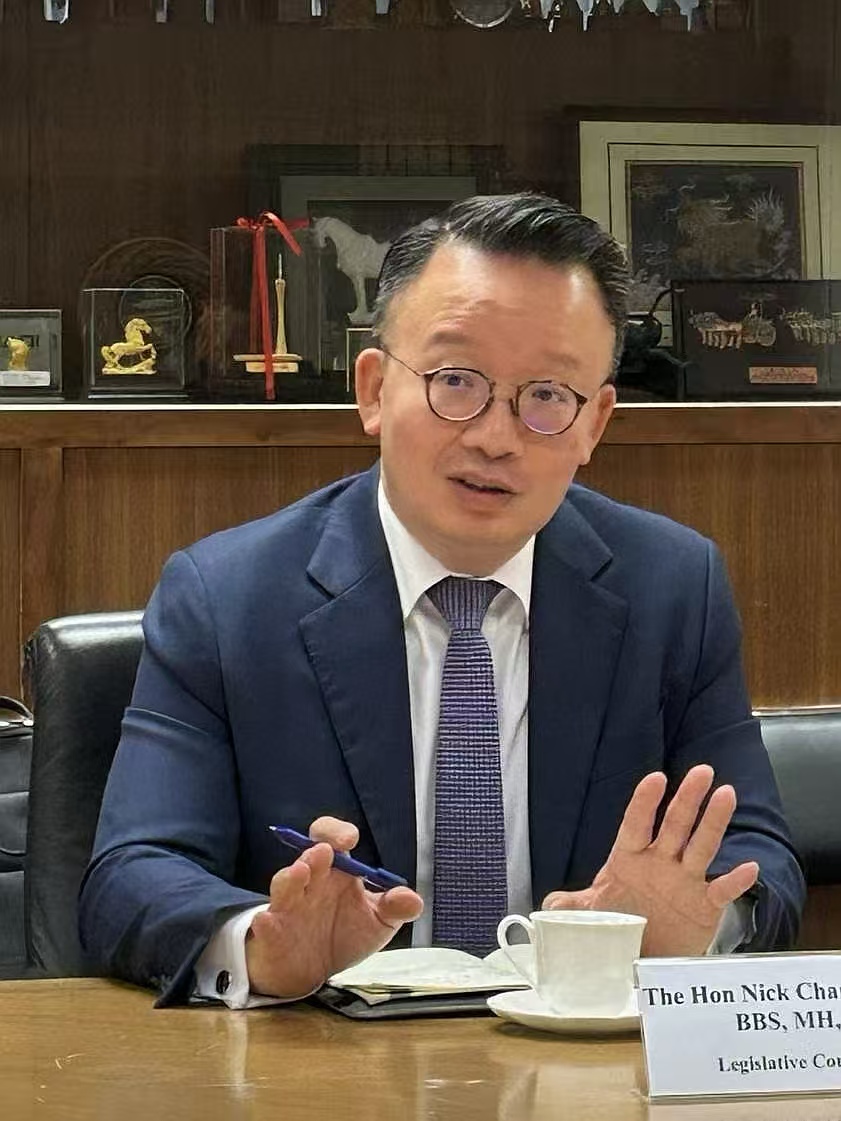 风雪无阻履职热情 陈晓峰冀香港把握AI时代国家机遇