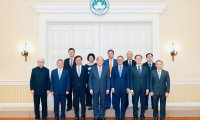 行政长官贺一诚会见亚布力中国企业家论坛理事会一行