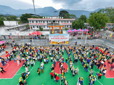 300多个家庭1000多人齐聚岭南古都“赏金色稻田,品杏花特色,体验状元文化”