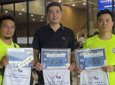 挑战黑夜,超越自我!定南夜间铁人陈曦!