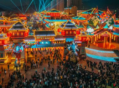 小街区激活消费引爆点 夜经济升腾城市烟火气 –竹溪县文旅赋能催生600年西关老街蝶变的实践与启示